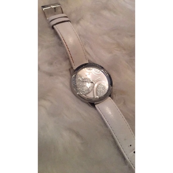 Women’s guess watch - Picture 4 of 6